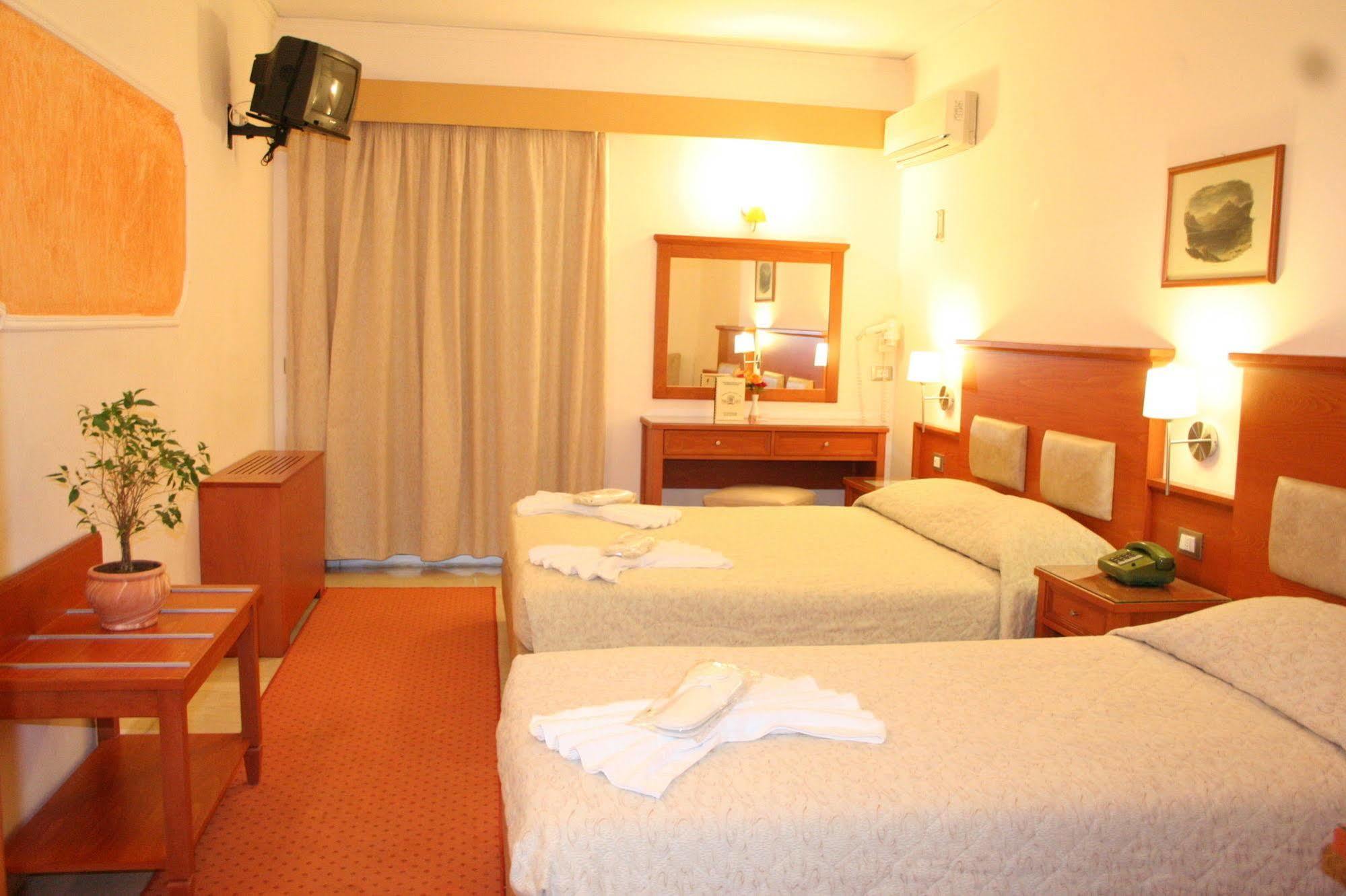 Paradise Lost Hotel-Apartments Tolón 외부 사진